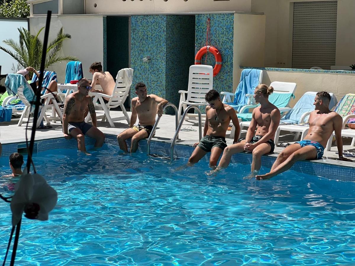 Apparthotel Ardea Ричоне Екстериор снимка