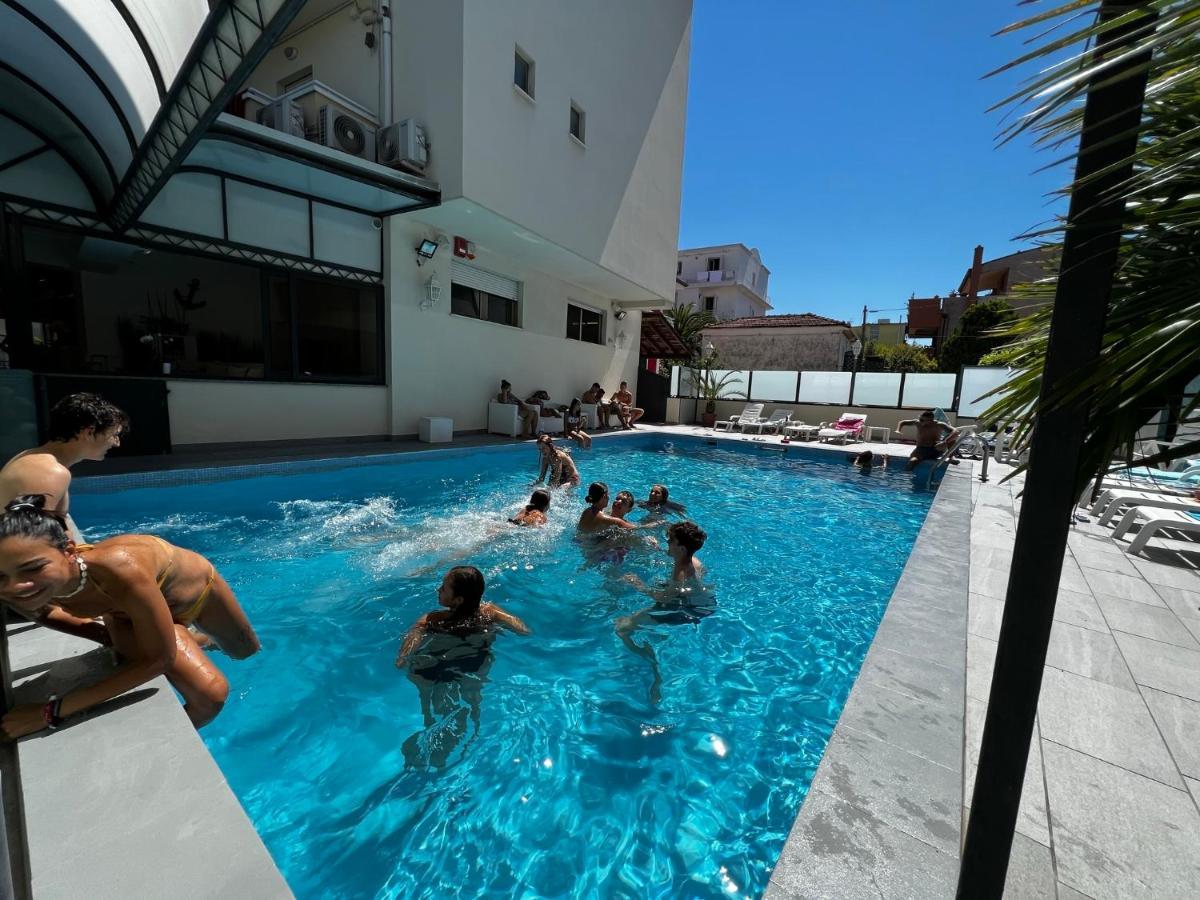 Apparthotel Ardea Ричоне Екстериор снимка